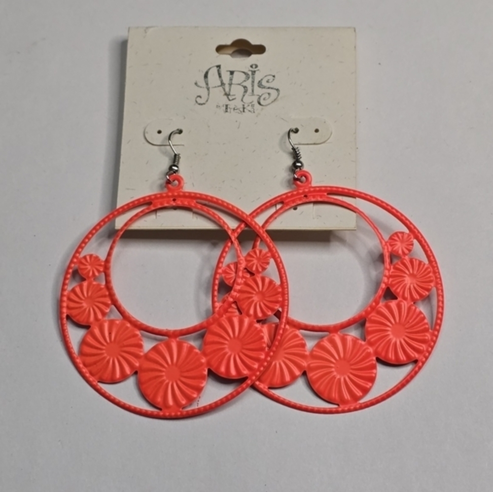 Aris by Treska Coral Orange Floral Cut Out Oversized‎ Hoop Earrings Statement